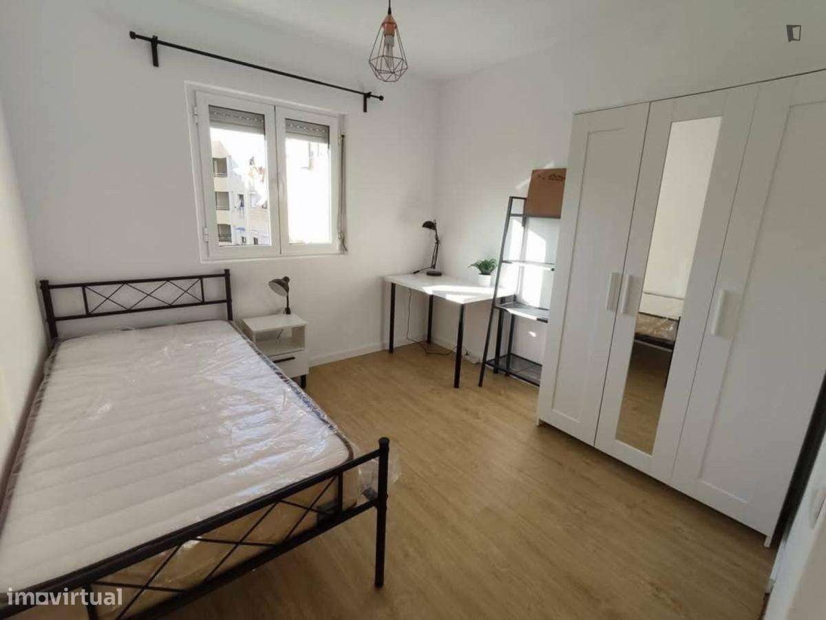 Quarto - localizado em Benfica Lisbon - Grande imagem: 5/5