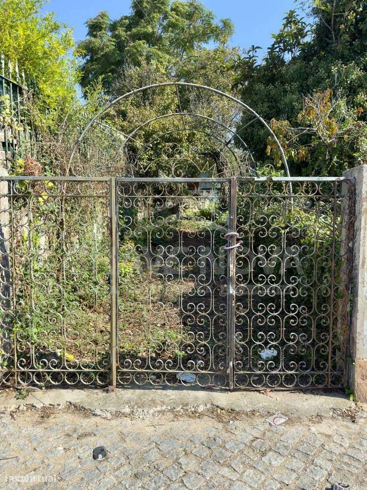 Moradia T4 para remodelar em Francelos, Vila Nova de Gaia-14