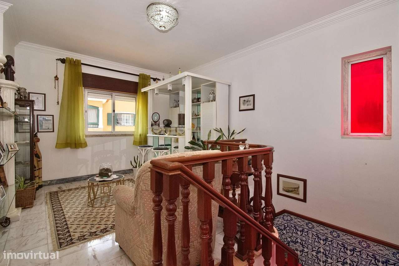 Moradia Independente T4 em Porto Salvo - Grande imagem: 4/30