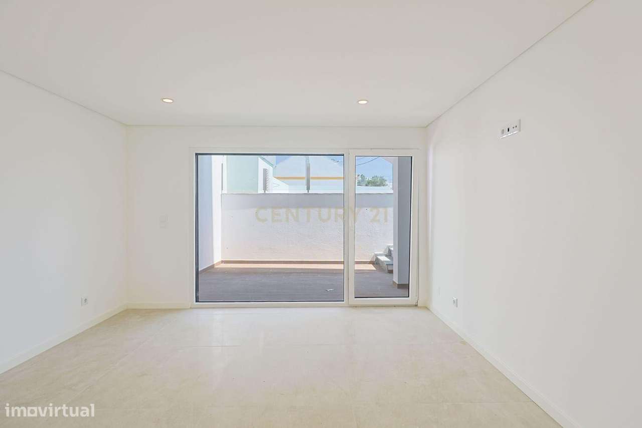 Moradia T3+1 lote de 527m2 Charneca de Caparica - Grande imagem: 5/40