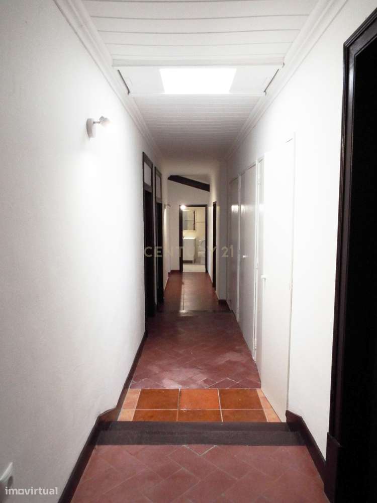 Moradia T4 com 13 Assoalhadas | Lounge de 40 m² | Terraço de 80 m² | T - Grande imagem: 5/13