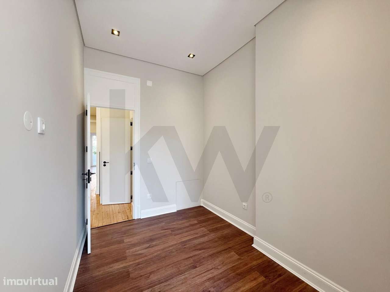 T3 REMODELADO | 2 SUITES | CLOSET | LOGRADOURO 35 m2 | AV. ALMIRANTE R-26