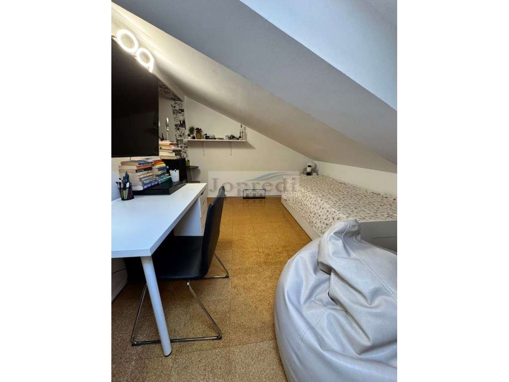 Apartamento Duplex T3+1 em Condomínio Fechado com piscina.-15