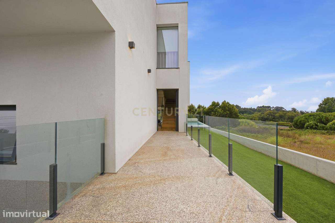 MORADIA T3  COM PISCINA E JARDIM | VALADARES | JUNTO AO MAR-13