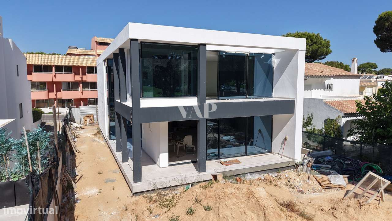 Moradia 4 quartos com piscina privativa e vista golfe, em Vilamoura - Grande imagem: 5/24