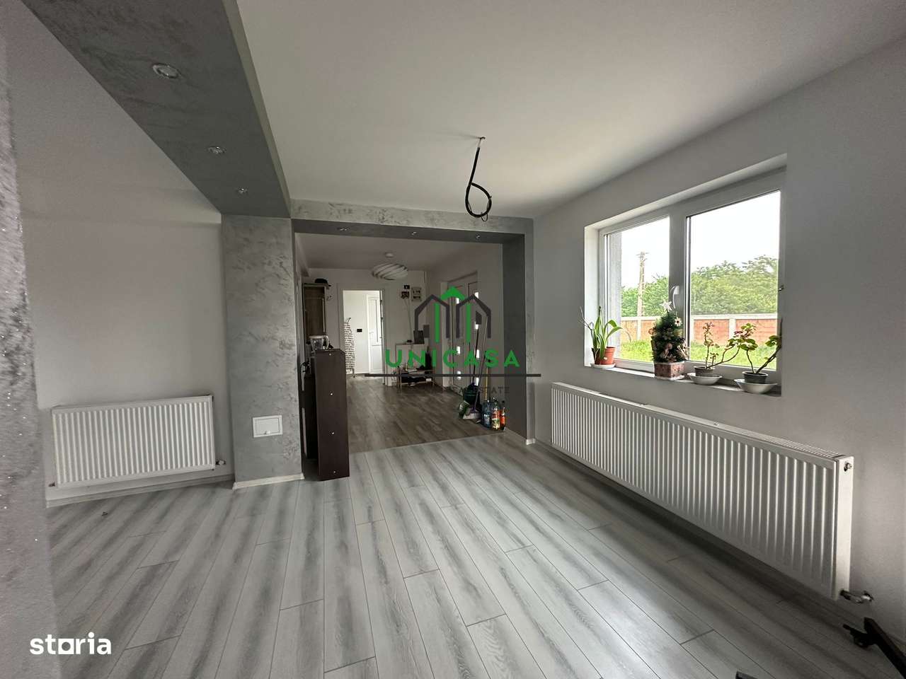 Casă de vânzare în Comuna Băbeni - Imagine principală: 5/20