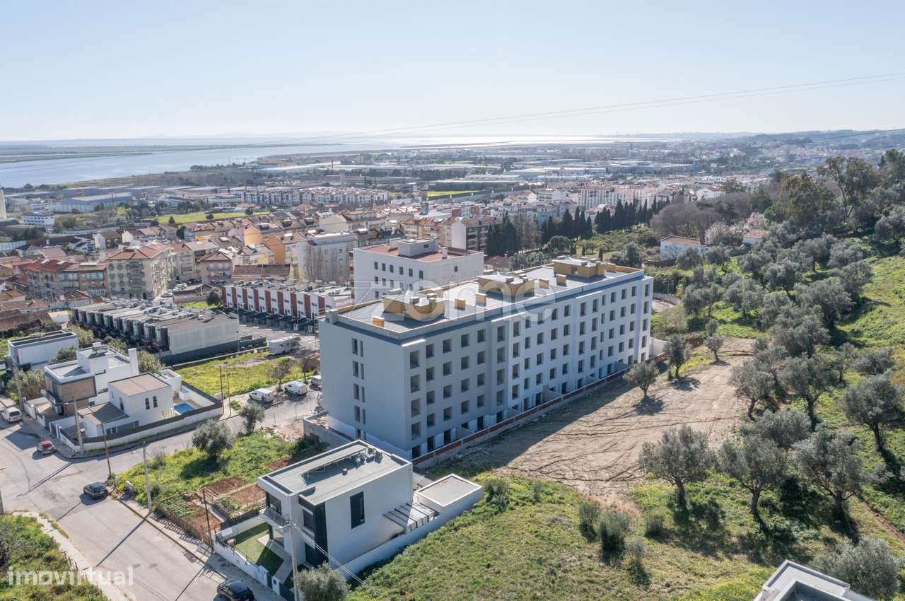 Fabuloso T3 novo a estrear, com varanda e vista rio-27