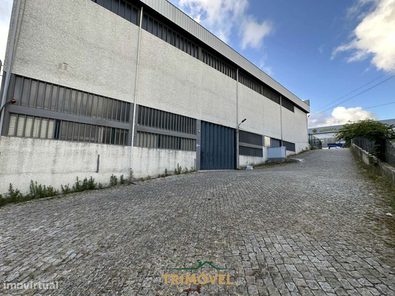 Pavilhão com 250KVA na Zona Industrial de Cucujães - Grande imagem: 3/27