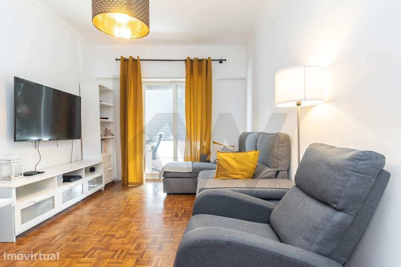 Apartamento T2 - Laranjeiro-3