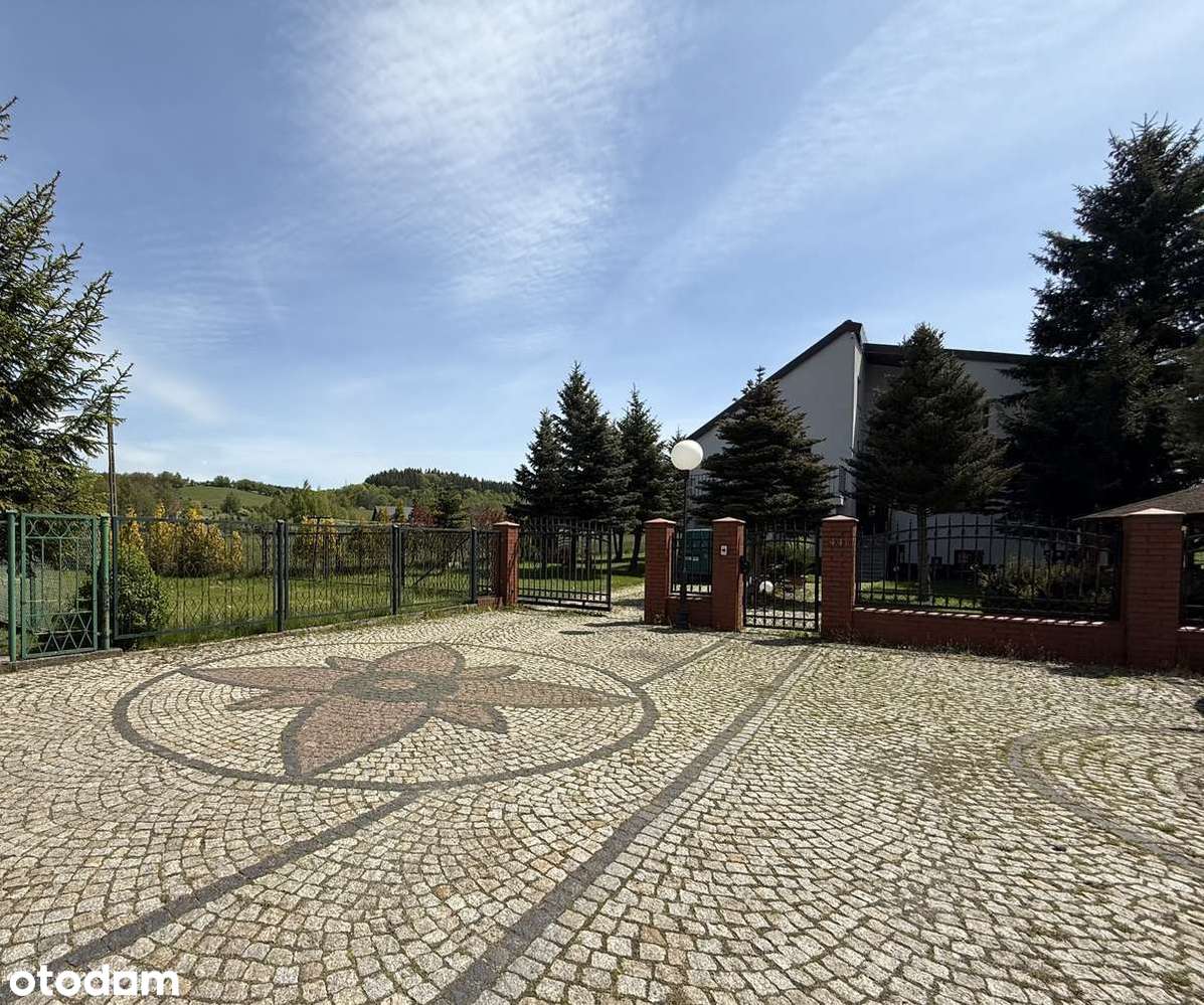 Dom wolnostojący z piękna działką we wsi Jabłów-13