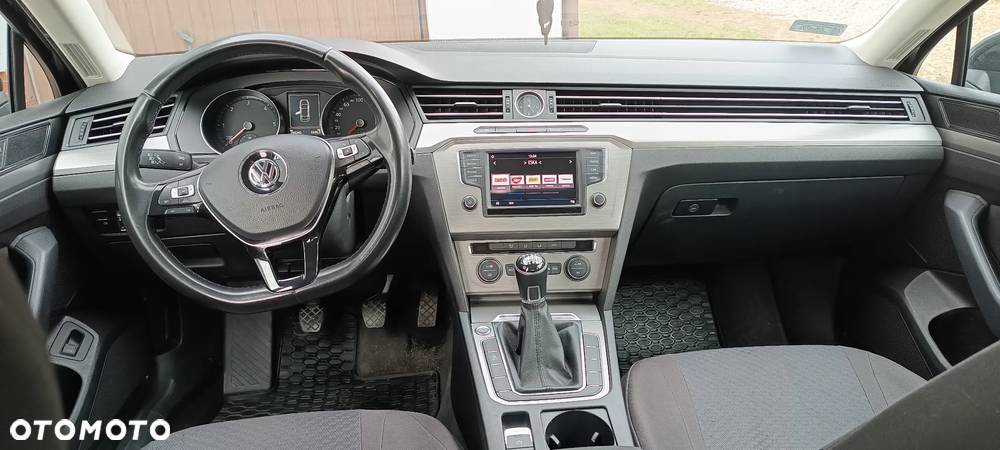 Volkswagen Passat 2.0 TDI BMT Trendline - 15