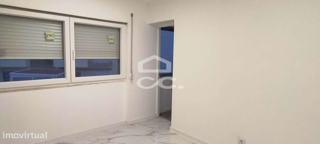 Apartamento T2 totalmente remodelado no Lavradio - Barreiro-6