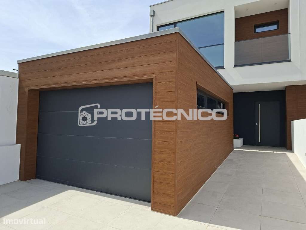 Moradia T3 Geminada Aradas Pronta A Habitar