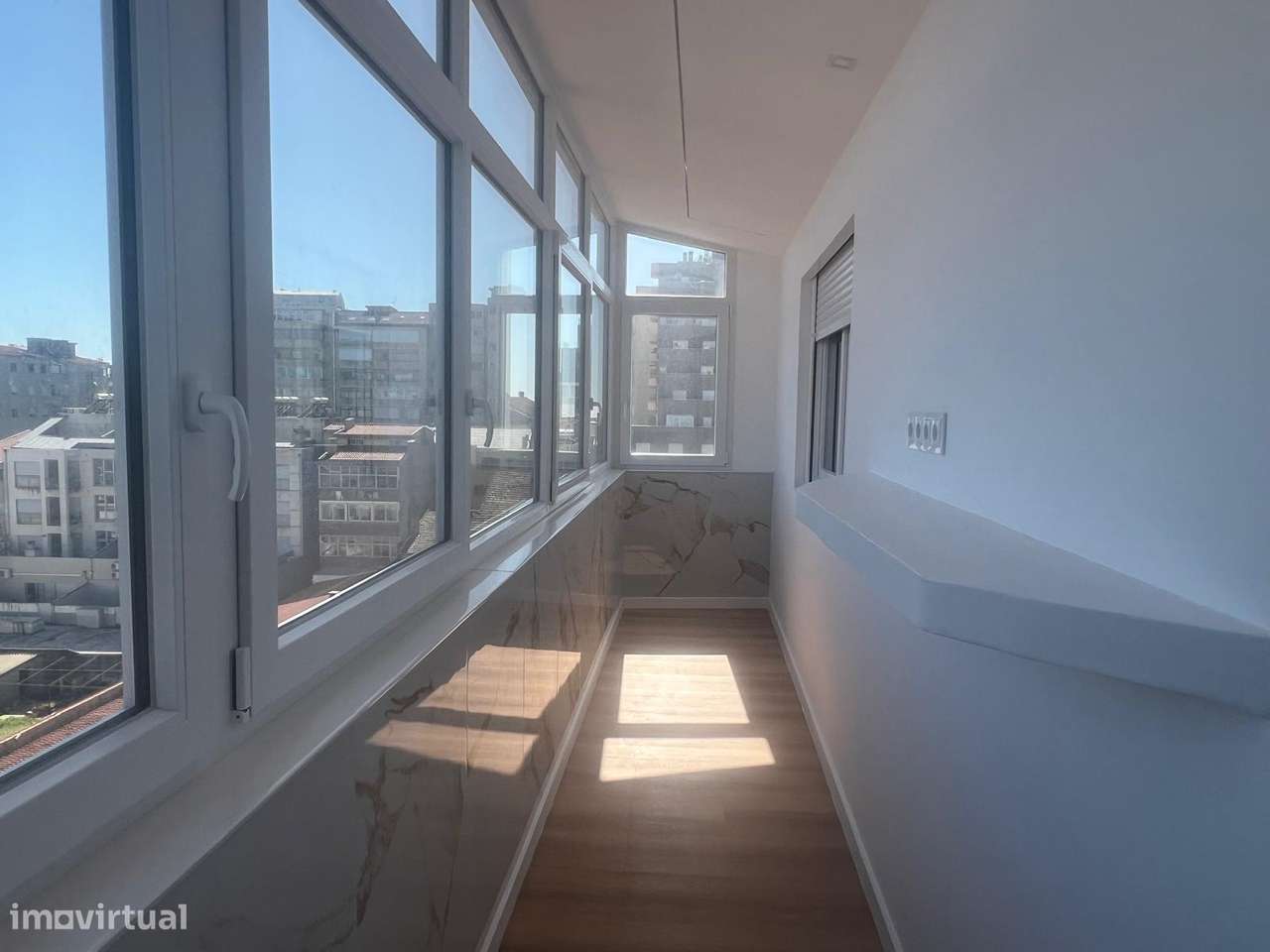 T2 +1 completamente renovado com vistas mar-7