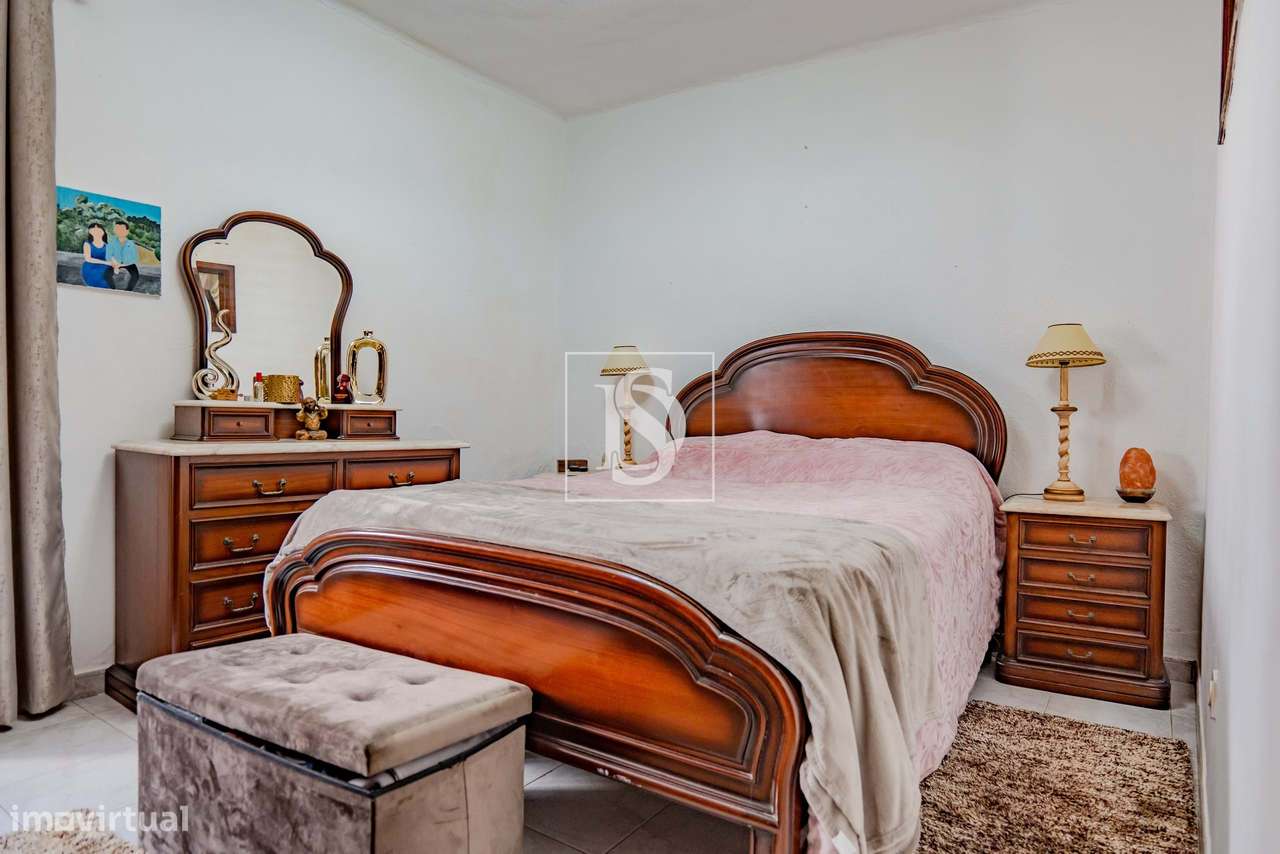 Moradia Renovada com Terraço e Vista Campo em Lamarosa-23