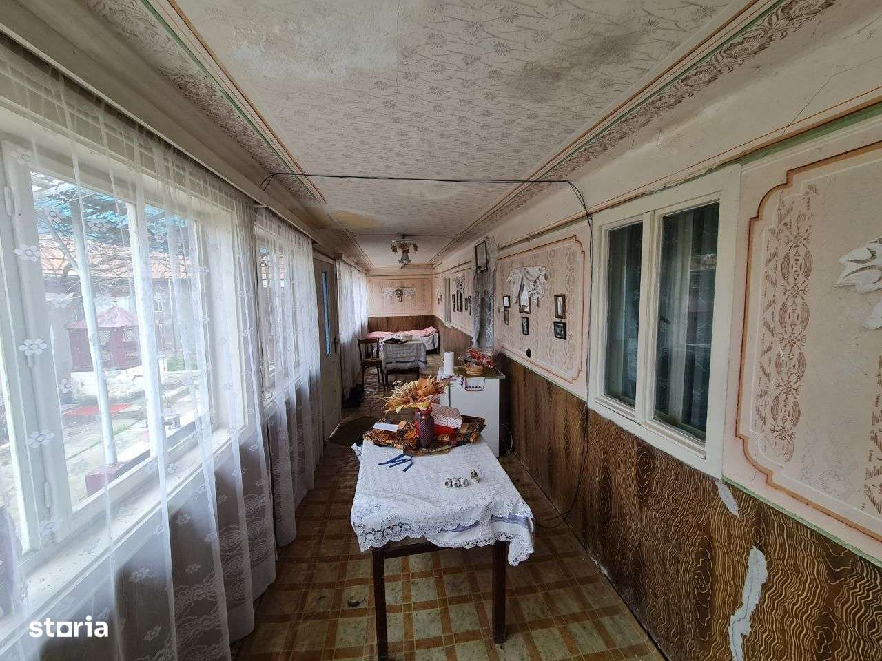 Vand Casa in Loc. Manerau Jud.Arad zona centrala, la 64 km Arad-8
