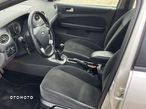 Ford Focus 1.6 16V Ghia - 9