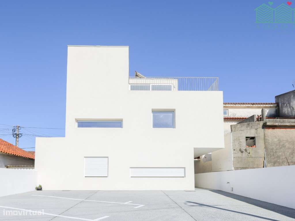 Apartamento T2 Duplex com terraço na Praia da Costa Nova - Grande imagem: 2/35