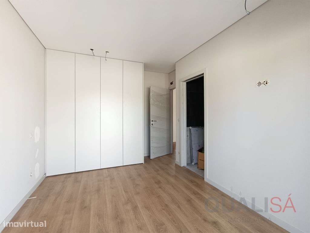 Apartamento T2 novo com logradouro e lugar de garagem em Ferreiros ...-8