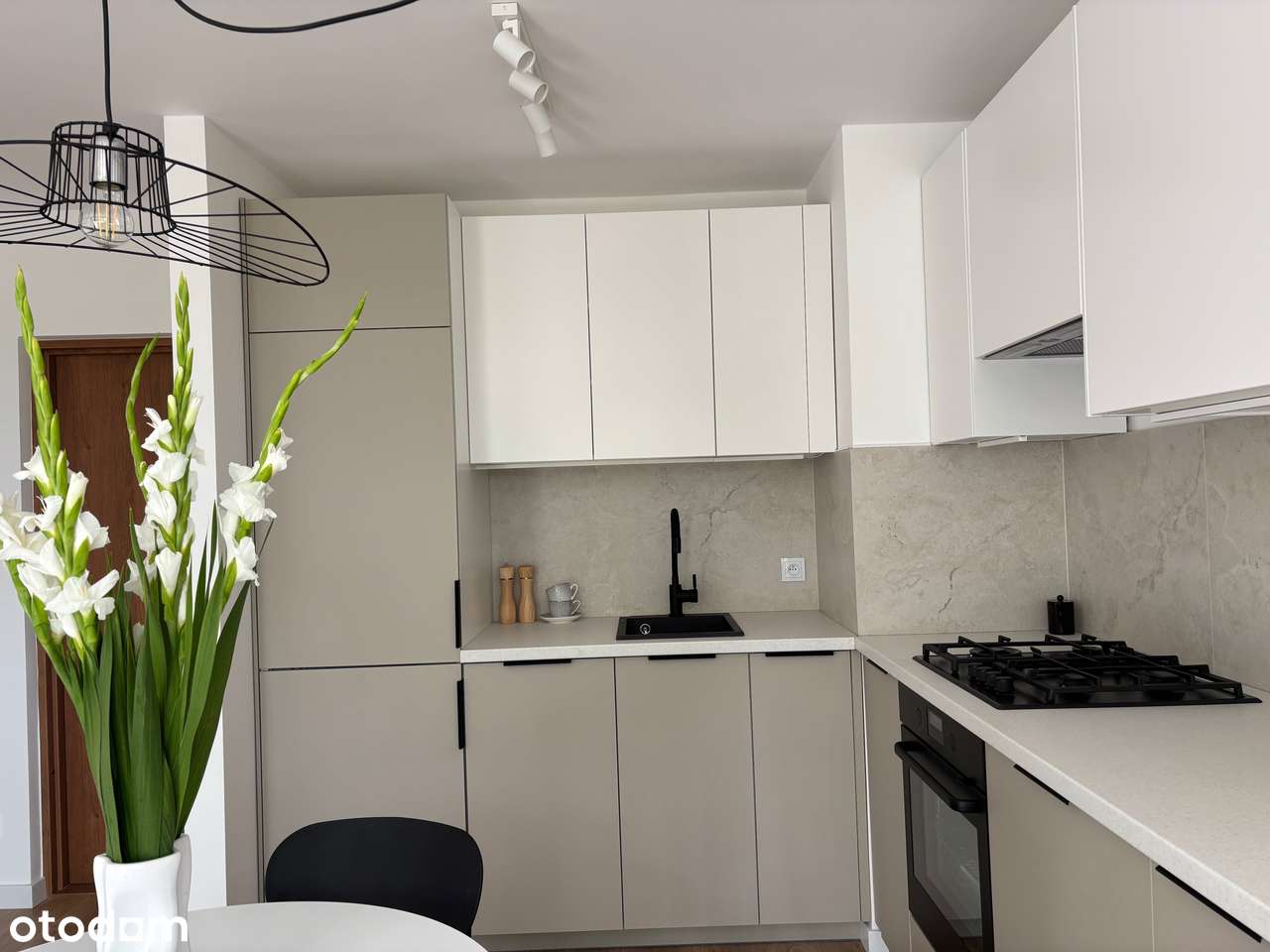 2 Pokoje - Bezpośrednio - Pełny obrazek: 3/12