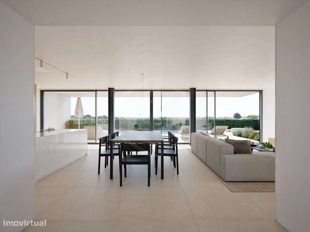 Luxuosa moradia com 4 quartos e piscina, a poucos passos da praia e... - Grande imagem: 4/28