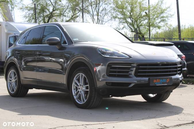 Porsche Cayenne - 2