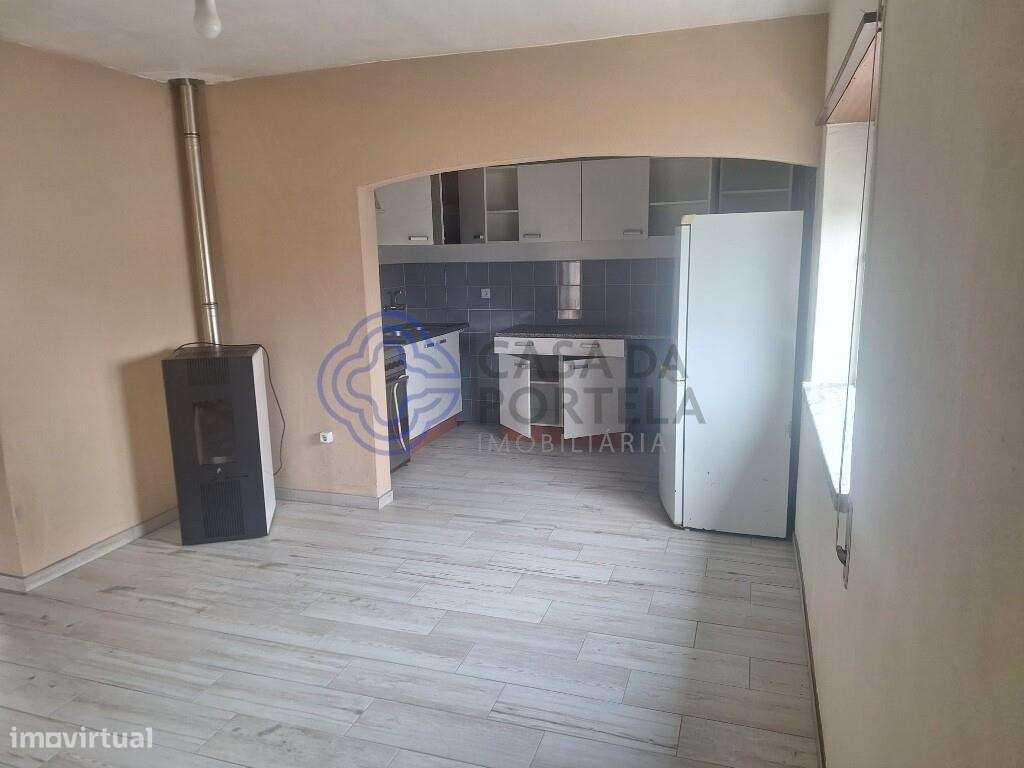 T3 Andar de Moradia com terreno a 3km do centro da cidade - Grande imagem: 3/13