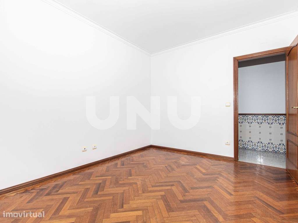 Apartamento T3, com lugar de estacionamento, no Carregado!-17