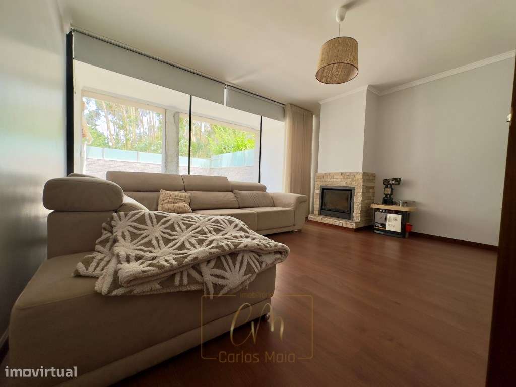 Moradia T4 com terraço, Sótão e Garagem-4