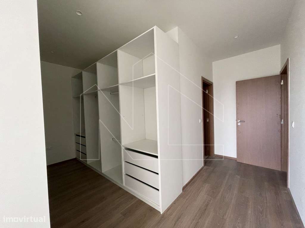 Apartamento T3 Novo - Aguada de Cima - Grande imagem: 4/17