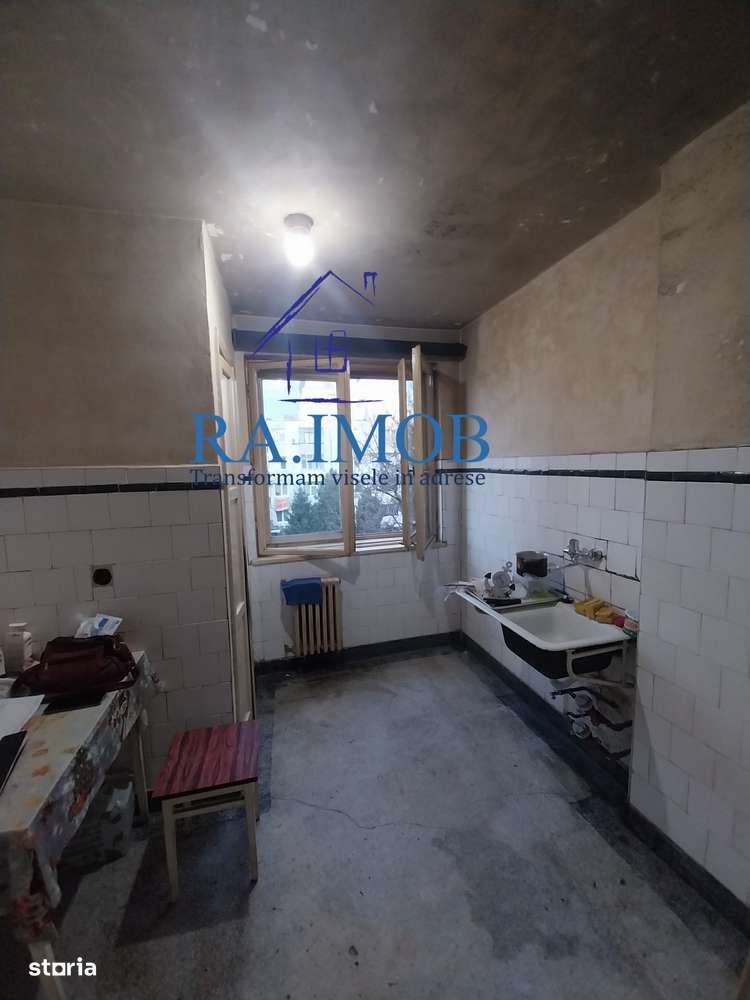 Apartament 3 camere, et 3/4, Constantin Brezeanu - 60000 euro-11