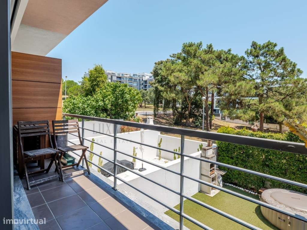 Moradia Banda T3 Urb. Quinta de Santa Teresa com Cave - Grande imagem: 4/47