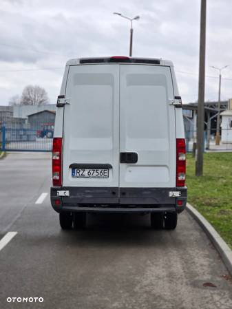 Iveco DAILY 35C12V - 3