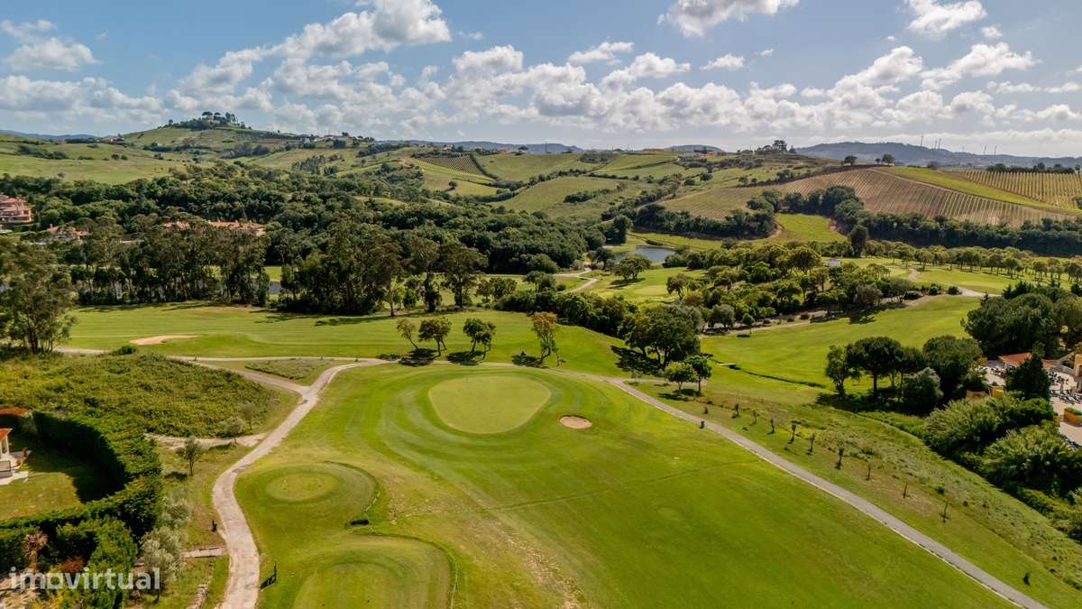 Campo Real: Moradia T4 Isolada com Vista Serra!-33