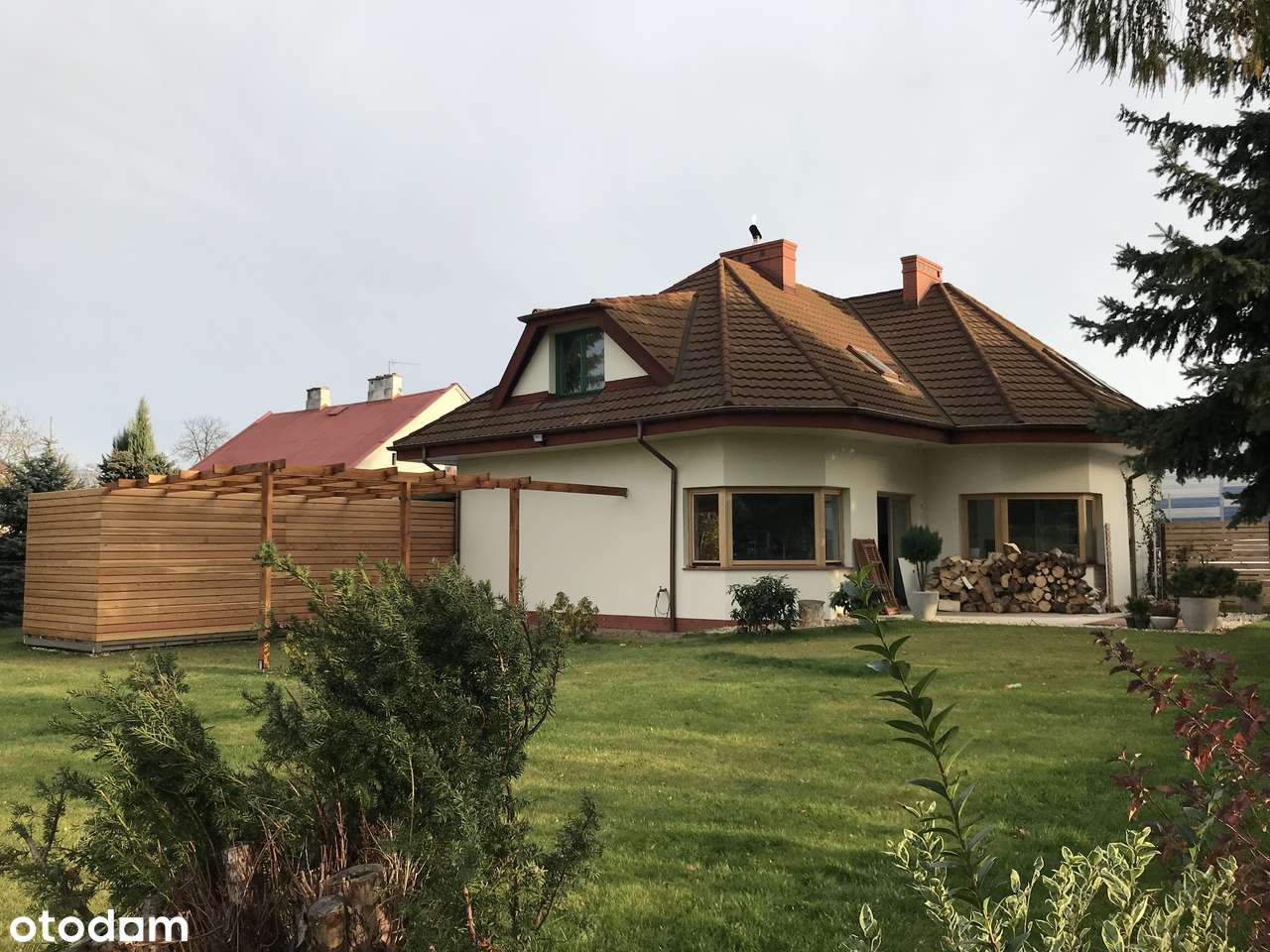 BEZPOŚREDNIO _DOM WOLNOSTOJĄCY _260 m² – pohled 3