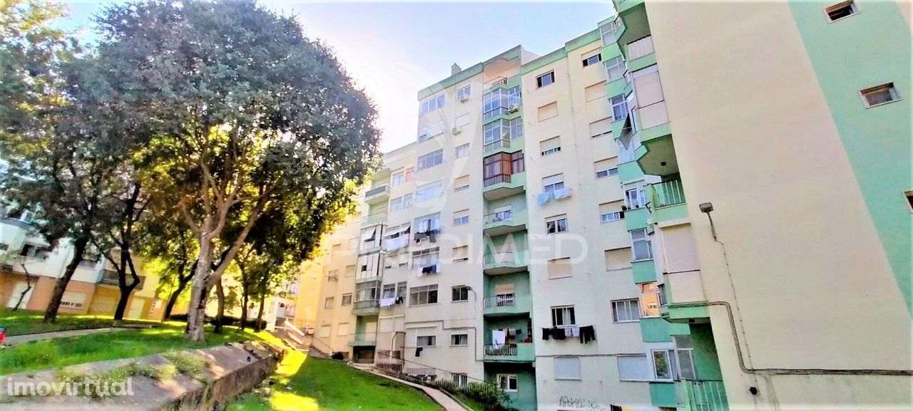 Apartamento T2 | com Elevador| Águas Livres | Amadora