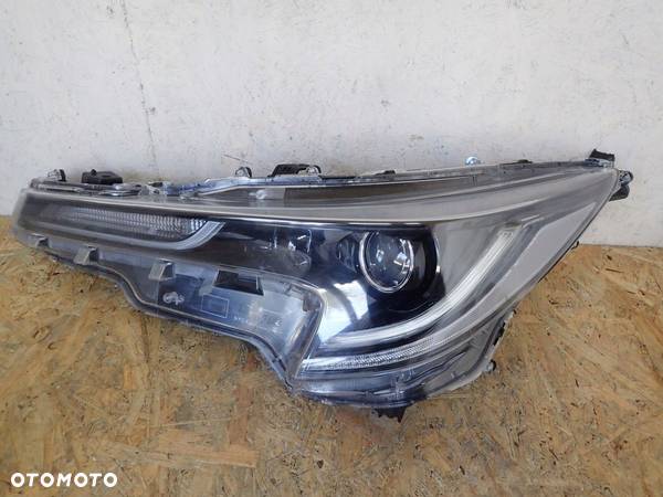 LAMPA LEWA FULL LED TOYOTA COROLLA E21 HB GR SPORT - 1