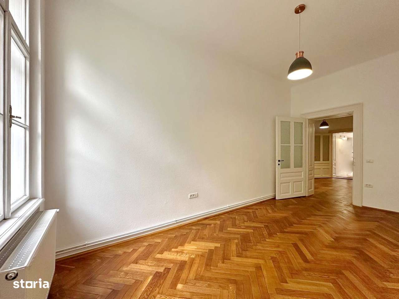 Apartament cu 3 camere in centrul istoric al Brasovului - Imagine principală: 4/10