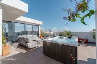 Luxuosa Penthouse T3 Quartos com Jacuzzi no Terraço no Centro de Tavir