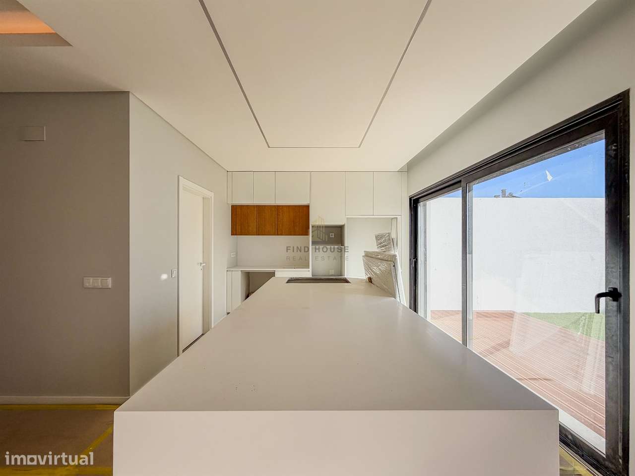 Vende-se Moradia T4 com jardim em Albarraque-13