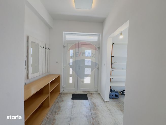Casă cu 5 camere de vânzare Cartier Orizont 2 Paleu zona Metropolitana-4
