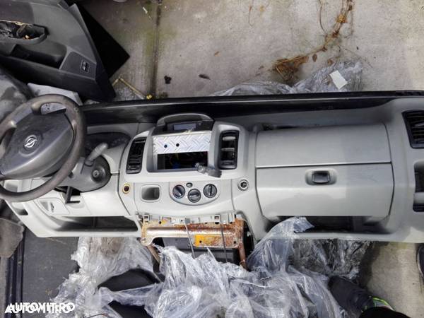 Plansa de bord cu airbag volan si pasager Opel Vivaro din 2009 - 1