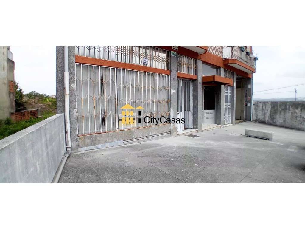 Loja c/ Terraço e 2 Frentes | Paranhos-16