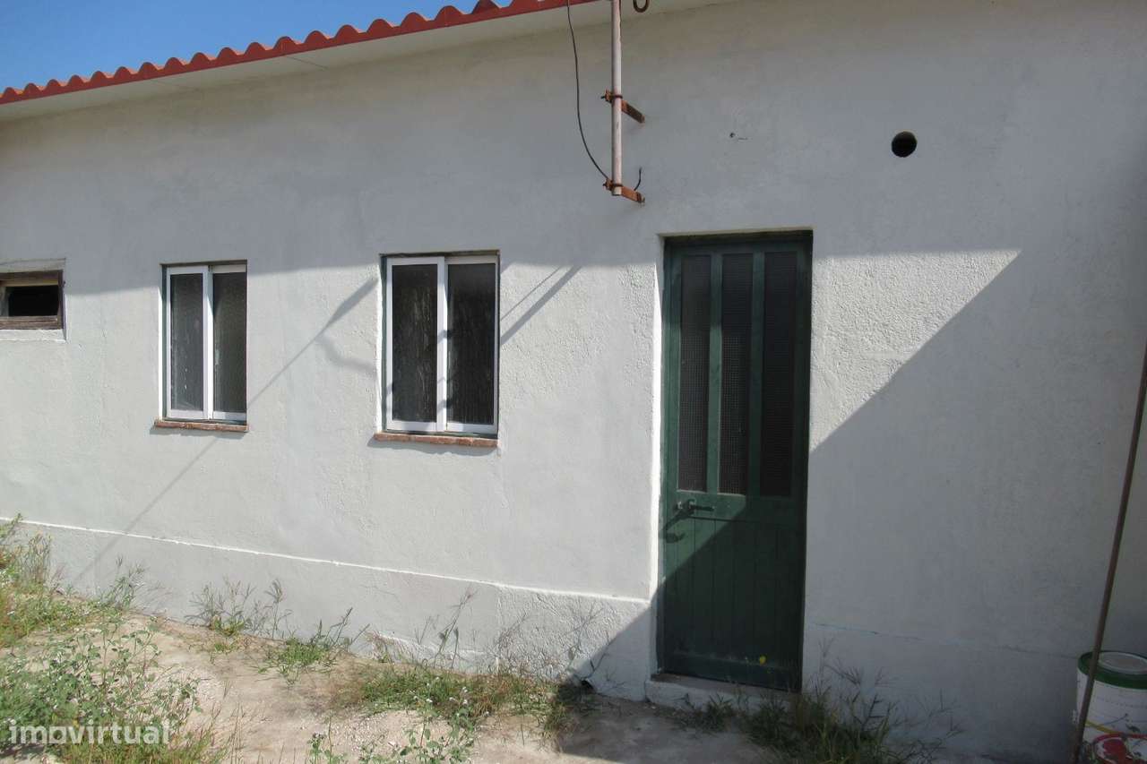 MORADIA V1, 2 GARAGENS E LOGRADOURO.-13