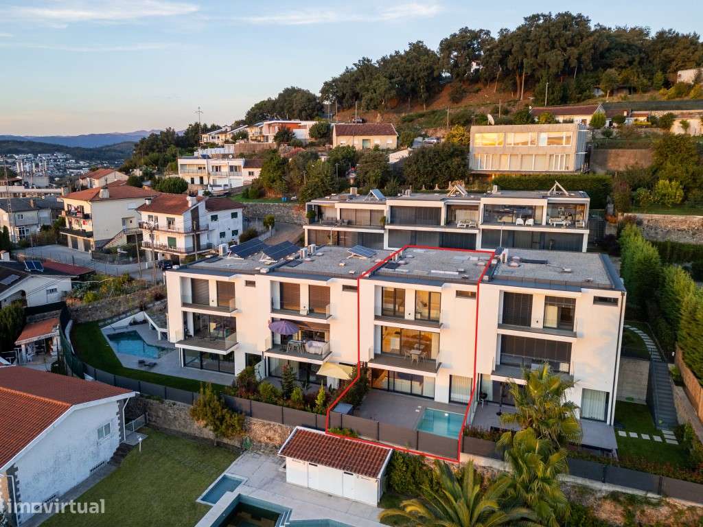 Moradia V4+1 com piscina em Nogueiró - Grande imagem: 4/59