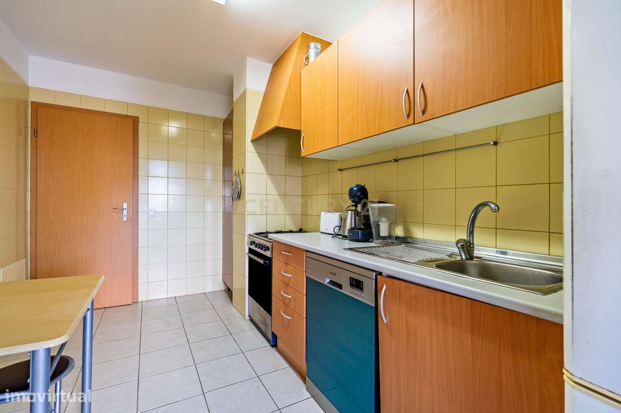 Apartamento T3 à Venda na Ladeira do Vau com Garagem e Arrecadação - Grande imagem: 5/24