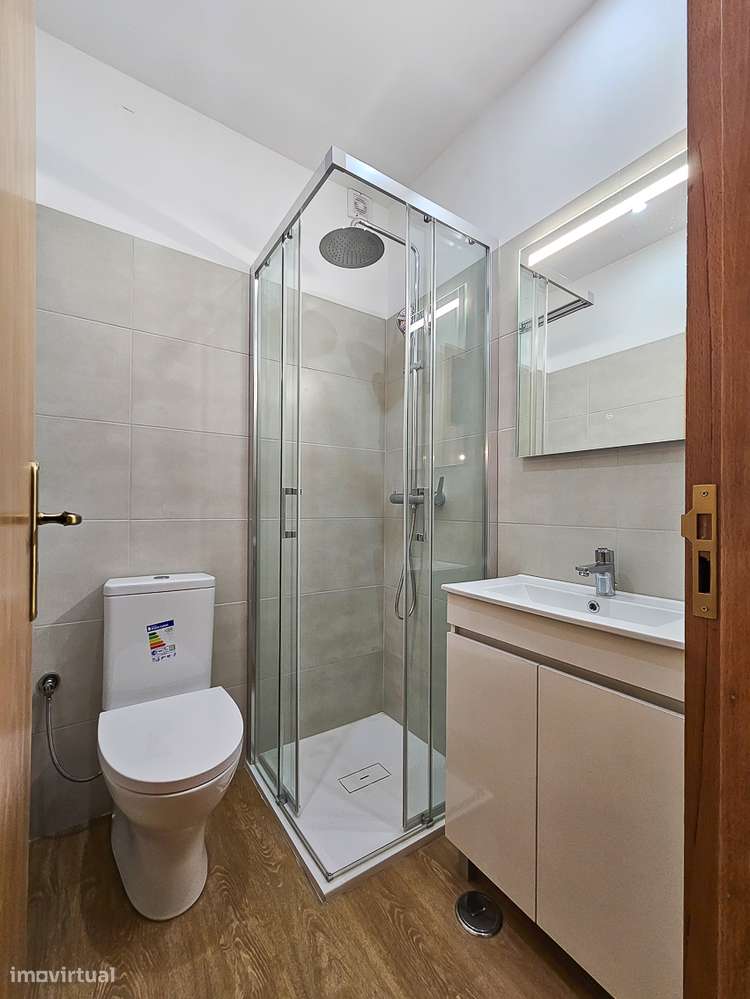 Apartamento Familiar Remodelado: Conforto e Comodidade na Sua Nova Cas-39