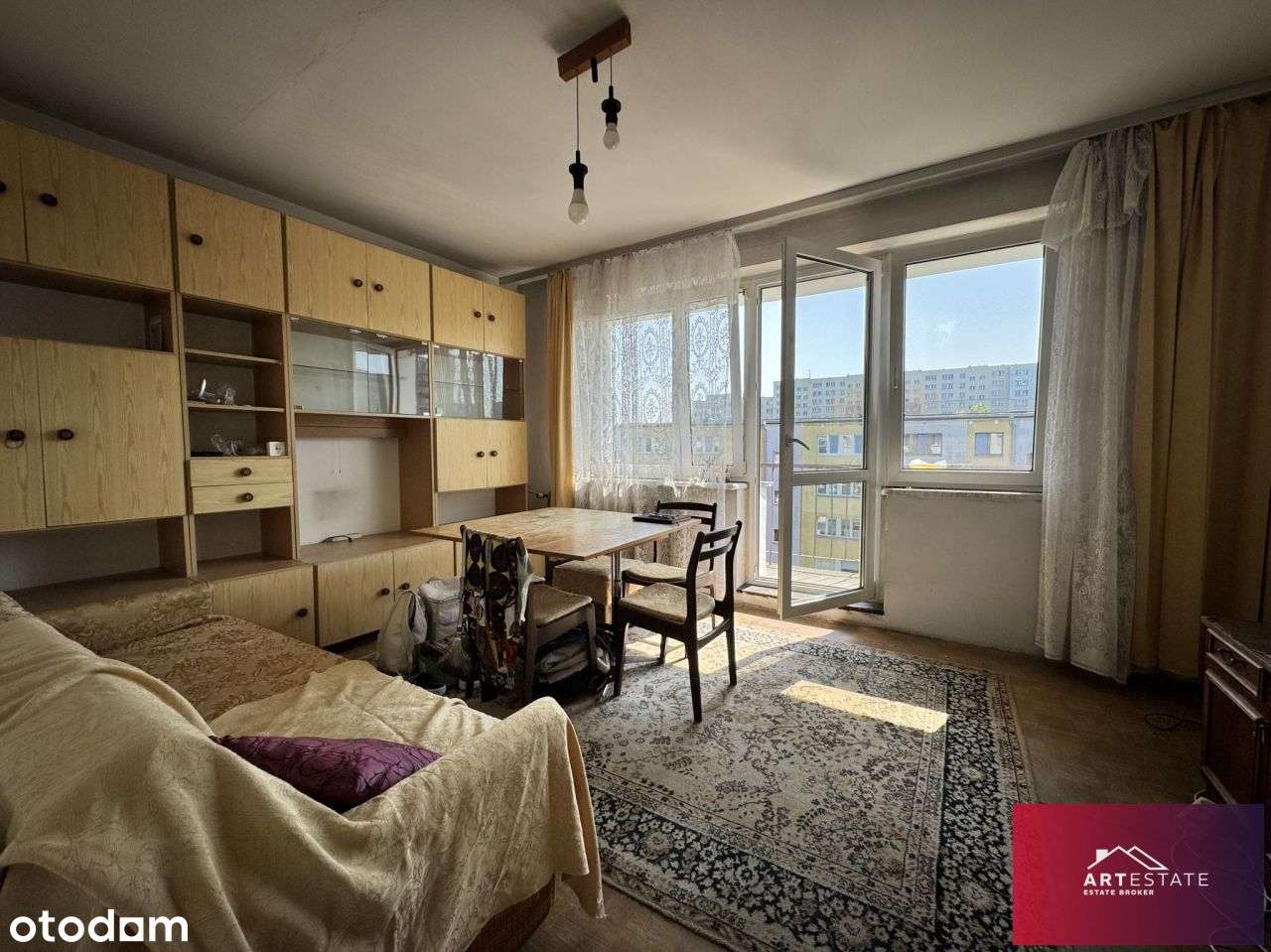 Przestronne 4-pokojowe mieszkanie z balkonem-0