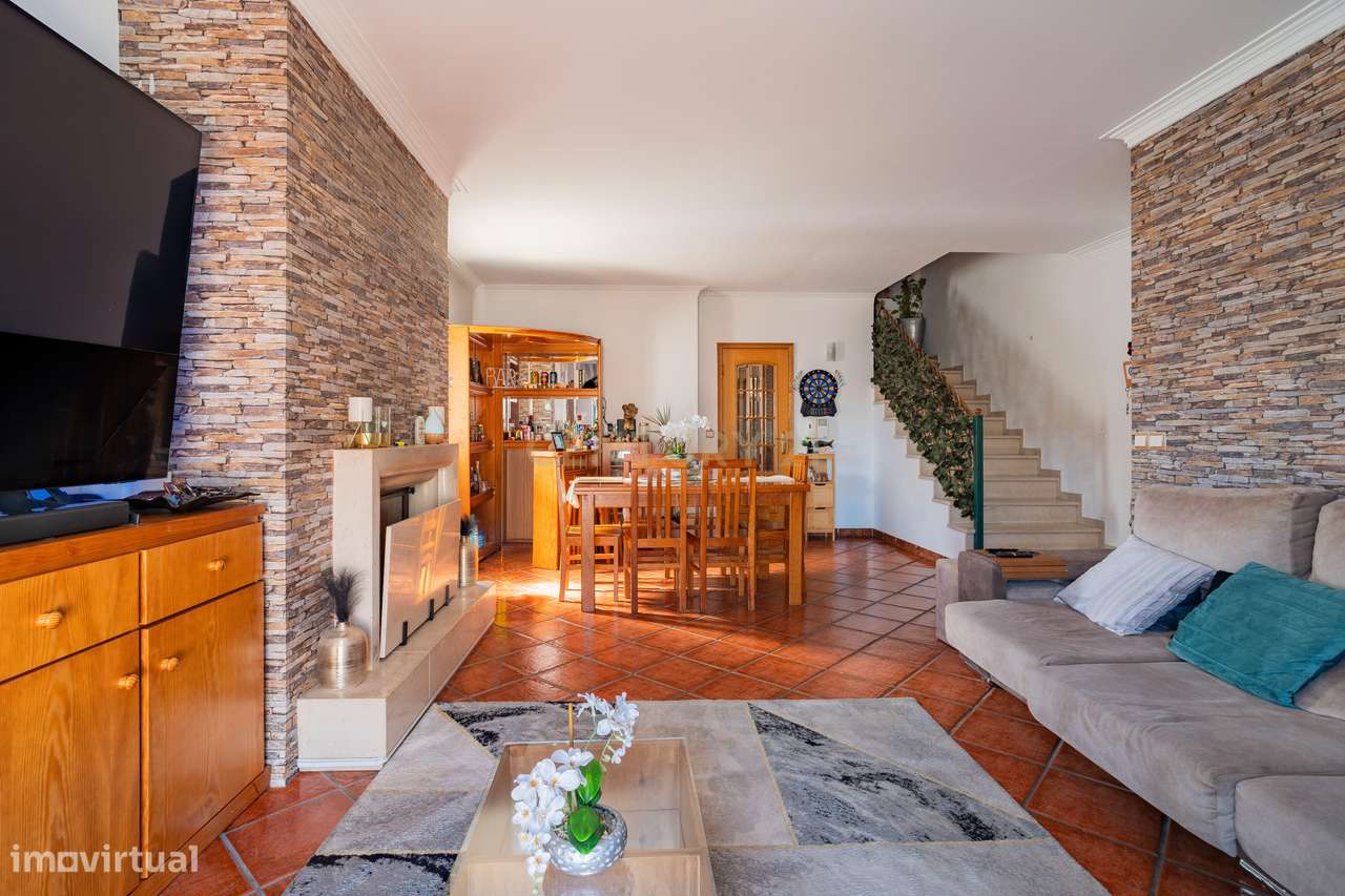 Moradia T3 com piscina em Marinha Grande, Leiria-5