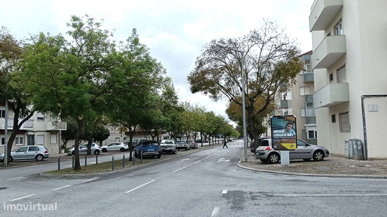 T3 c/ 3 frentes, localizado no Montijo, c/ 3 varandas - remodelado-24